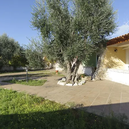 Ξενοδοχείο με διαμερίσματα Borghetto Tio Pepe 3*